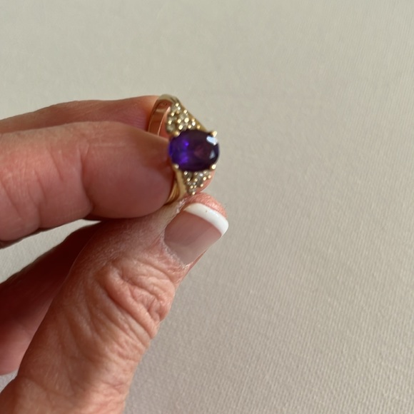 14k Amethyst and Diamond Ring - Picture 6 of 14